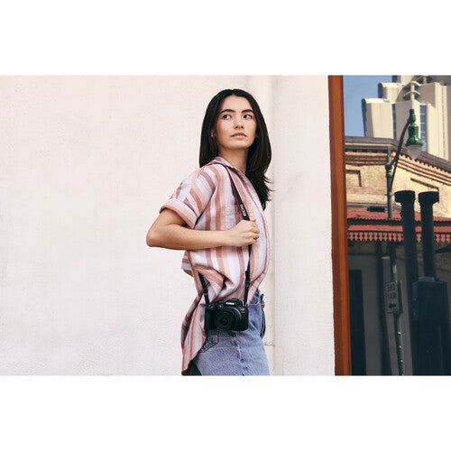 Canon EOS R10 Mirrorless Camera with 18-45mm Lens