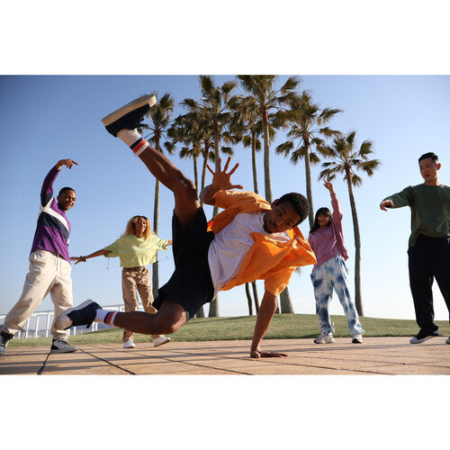 Canon EOS R10 Mirrorless Camera with 18-45mm Lens