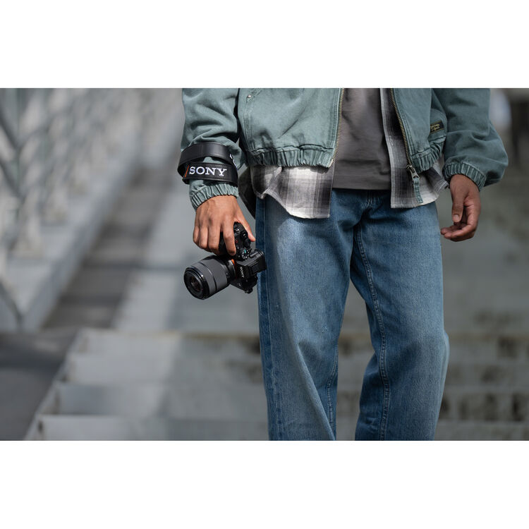 Sony FE 28-70mm f/3.5-5.6 OSS II Lens (Sony E)