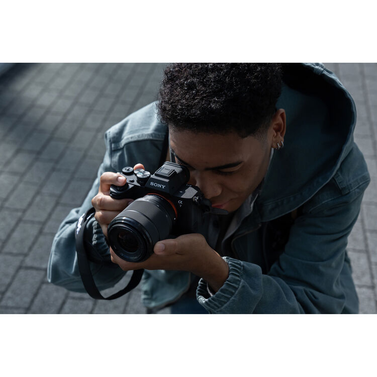 Sony FE 28-70mm f/3.5-5.6 OSS II Lens (Sony E)