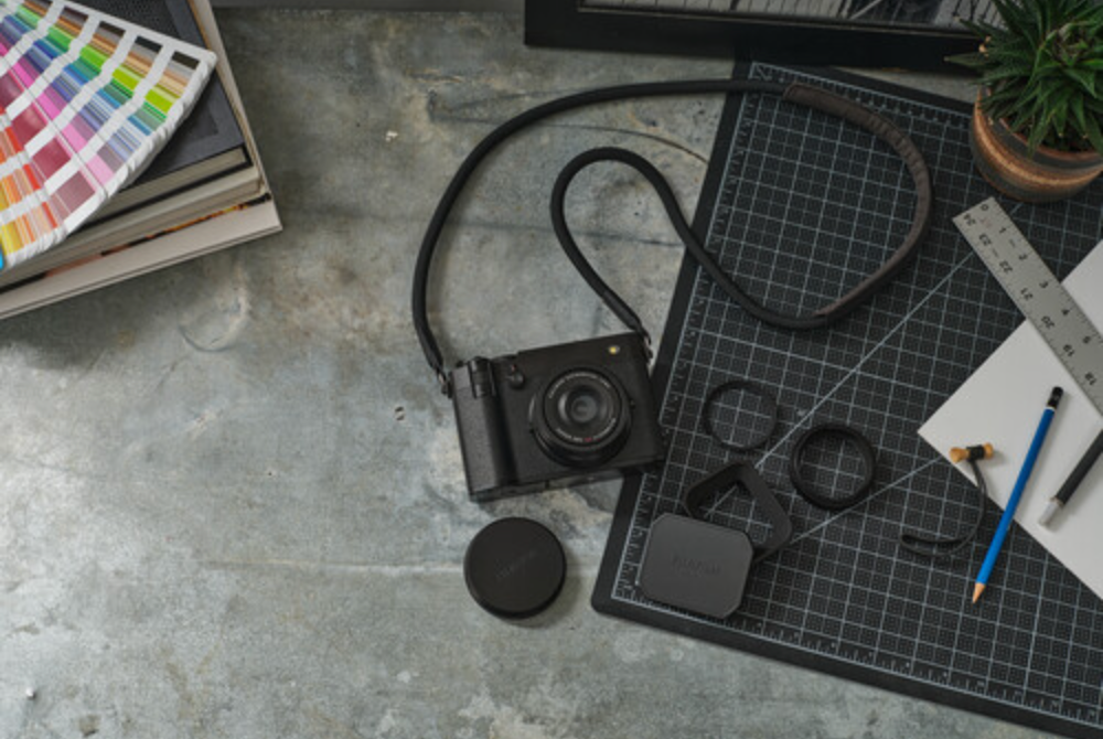 FUJIFILM GFX100RF Mirrorless Digital Camera (Black)