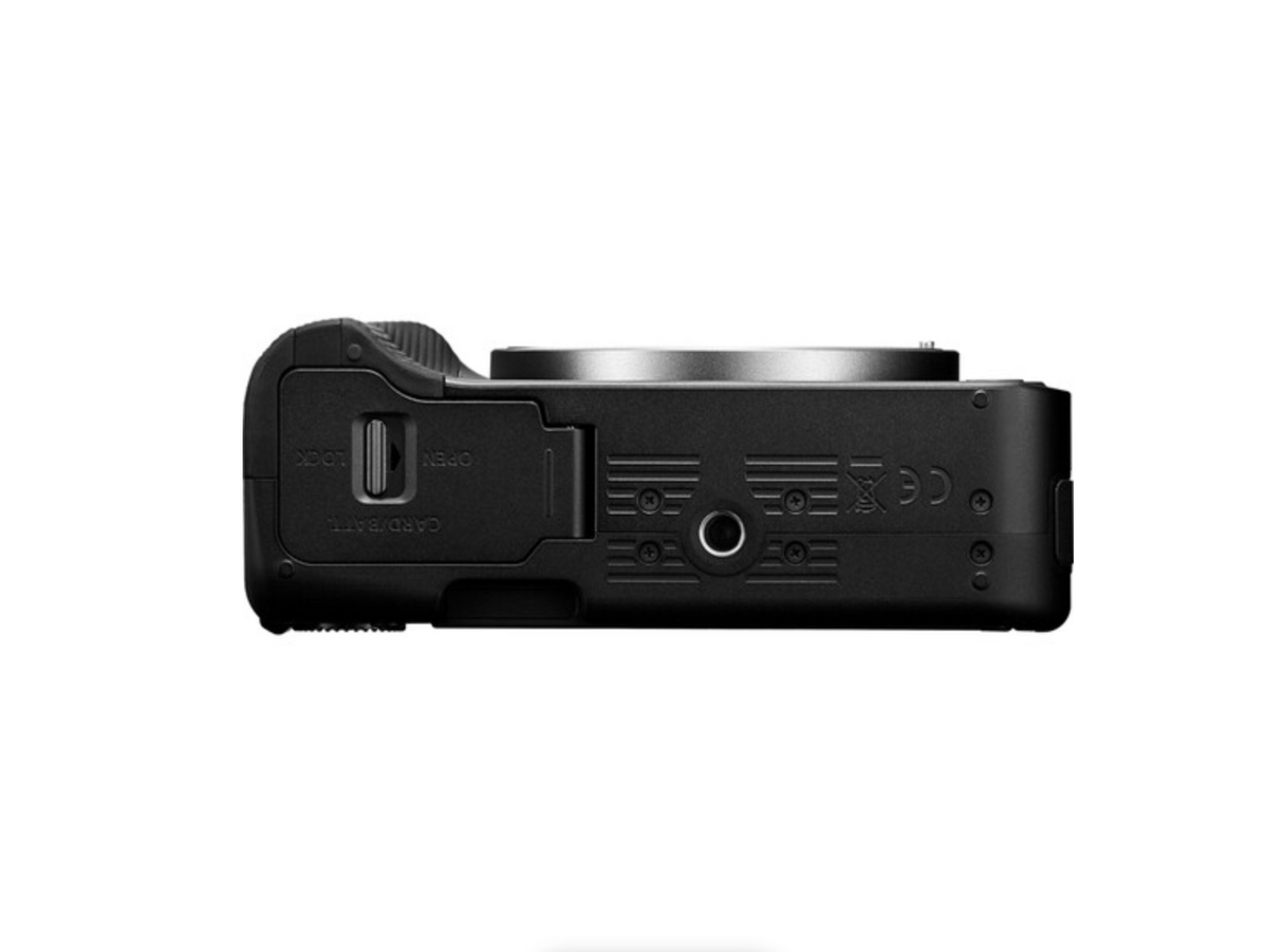 Canon EOS R50 V Mirrorless Camera with 14-30mm f/4-6.3 Lens