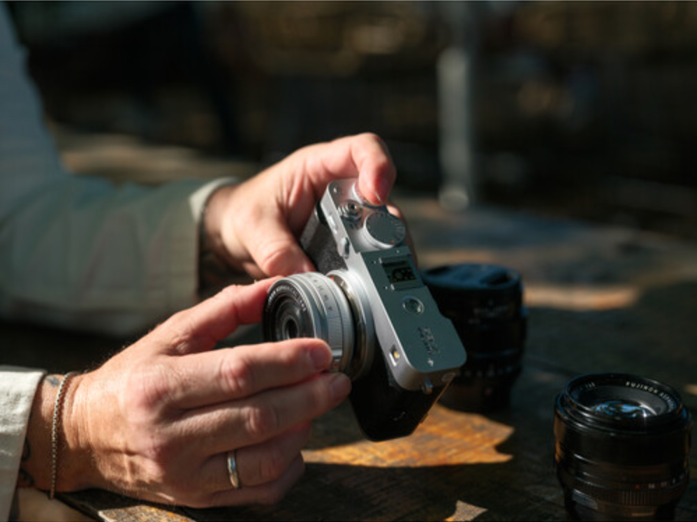 FUJIFILM X-E5 Body with XF23mmF2.8 R WR Lens Kit (Silver)