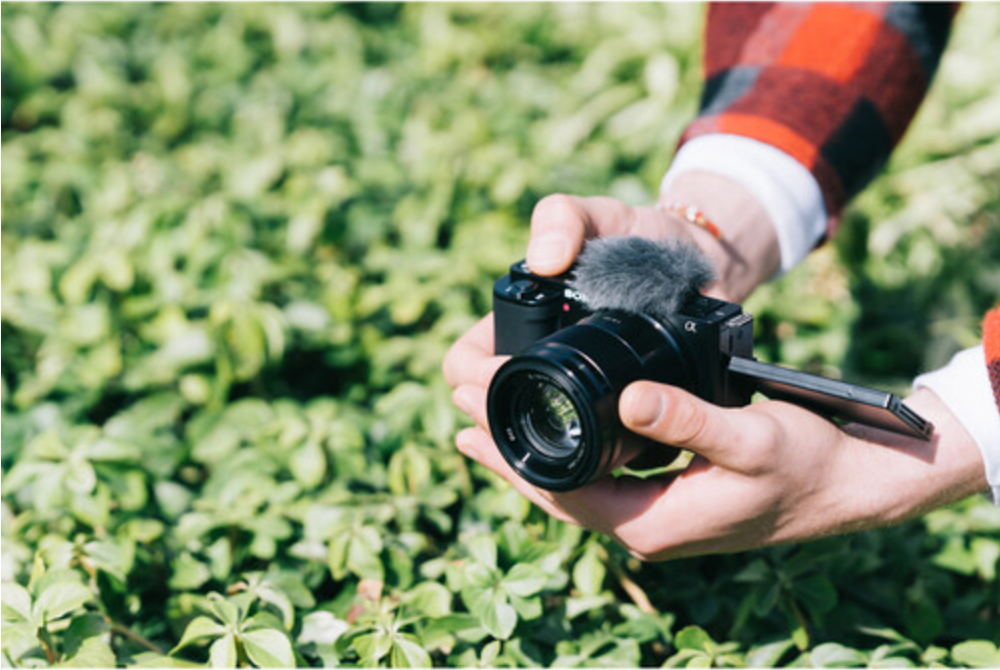 Sony ZV-E10 Mirrorless Camera with 16-50mm f/3.5-5.6 II Lens (Black)