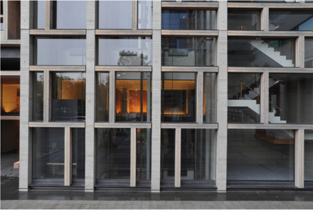 Sony ZV-E10 Mirrorless Camera with 16-50mm f/3.5-5.6 II Lens (Black)