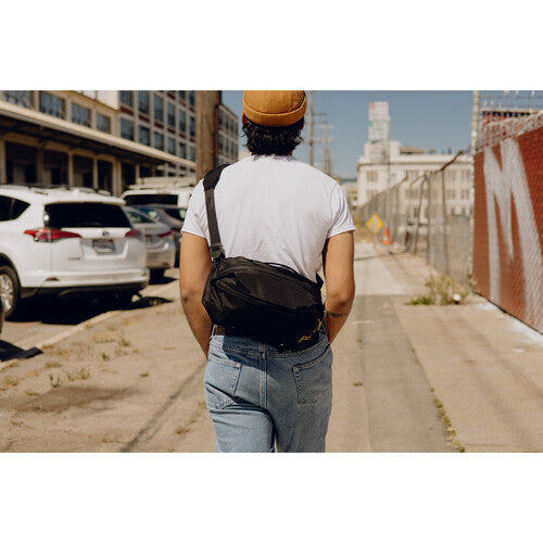Peak Design アウトドアスリング7L ブラック Outdoor Sling | Peak Design Official Site