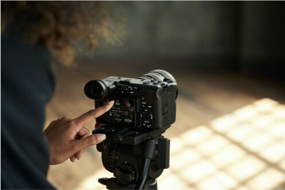 Sony FX2 Digital Cinema Camera with XLR Handle Unit