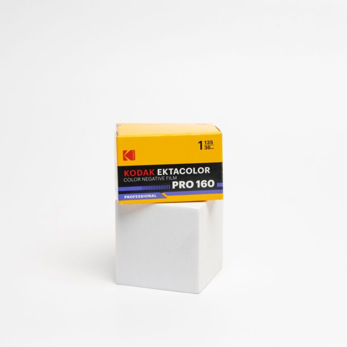 Eastman Kodak Ektacolor Pro 160 Color Negative Film - ISO 160 (35mm) (36 Exposures) (1 Roll)